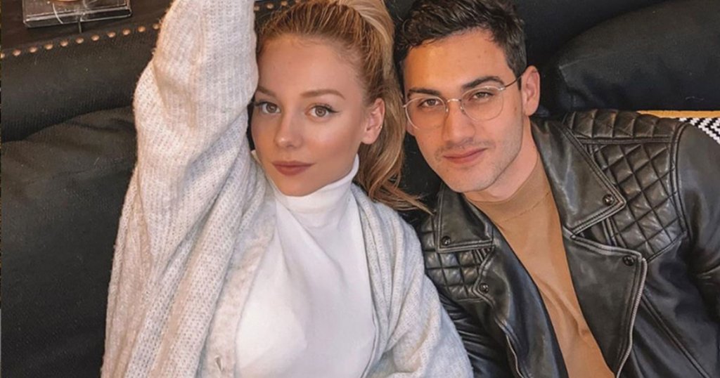 Ester Expósito y Alejandro Speitzer